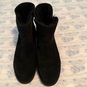 UGG Women's Black Suede Winter Boots